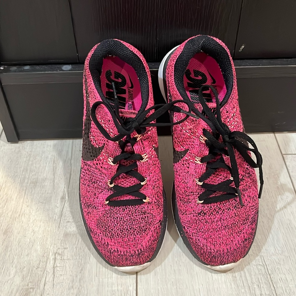 Nike FlyKnit Lunar |Black and Pink| W6.5 **Barbie Pink** good quality
